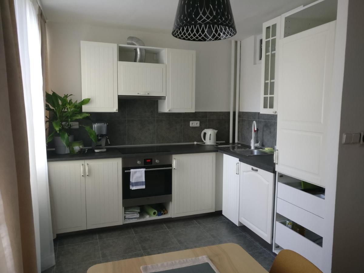 Invalidovna Apartment Πράγα Εξωτερικό φωτογραφία