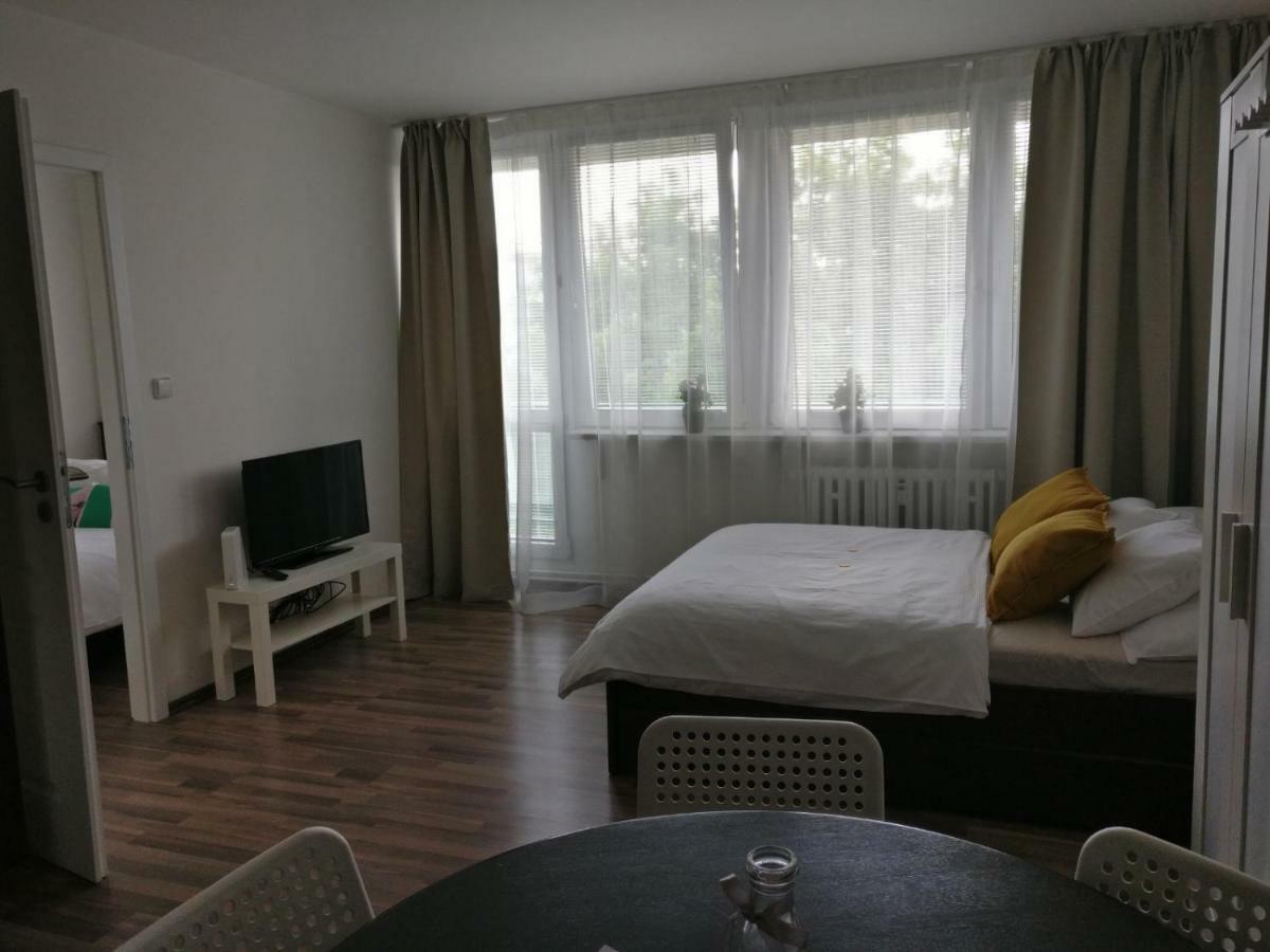 Invalidovna Apartment Πράγα Εξωτερικό φωτογραφία
