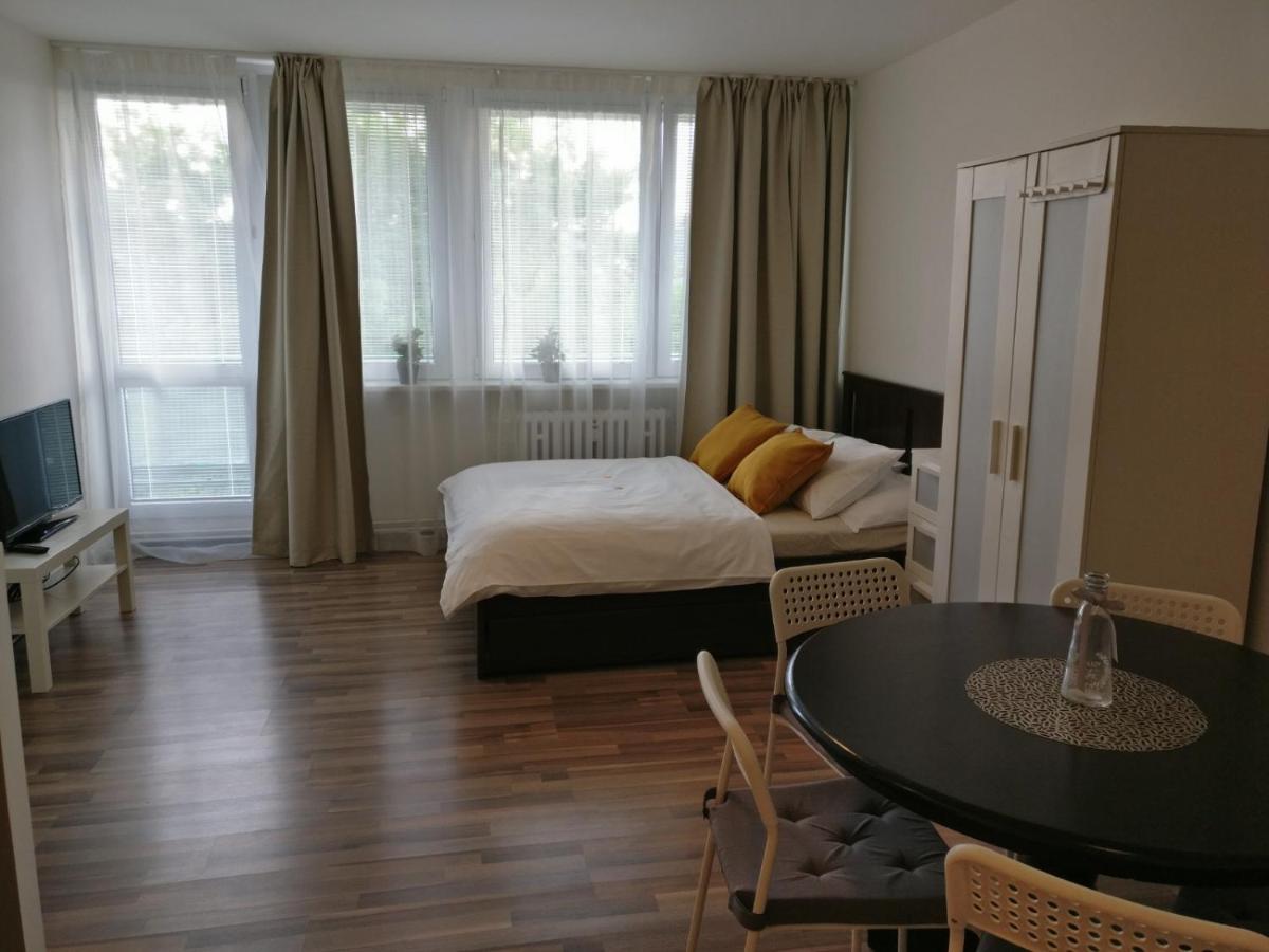 Invalidovna Apartment Πράγα Εξωτερικό φωτογραφία