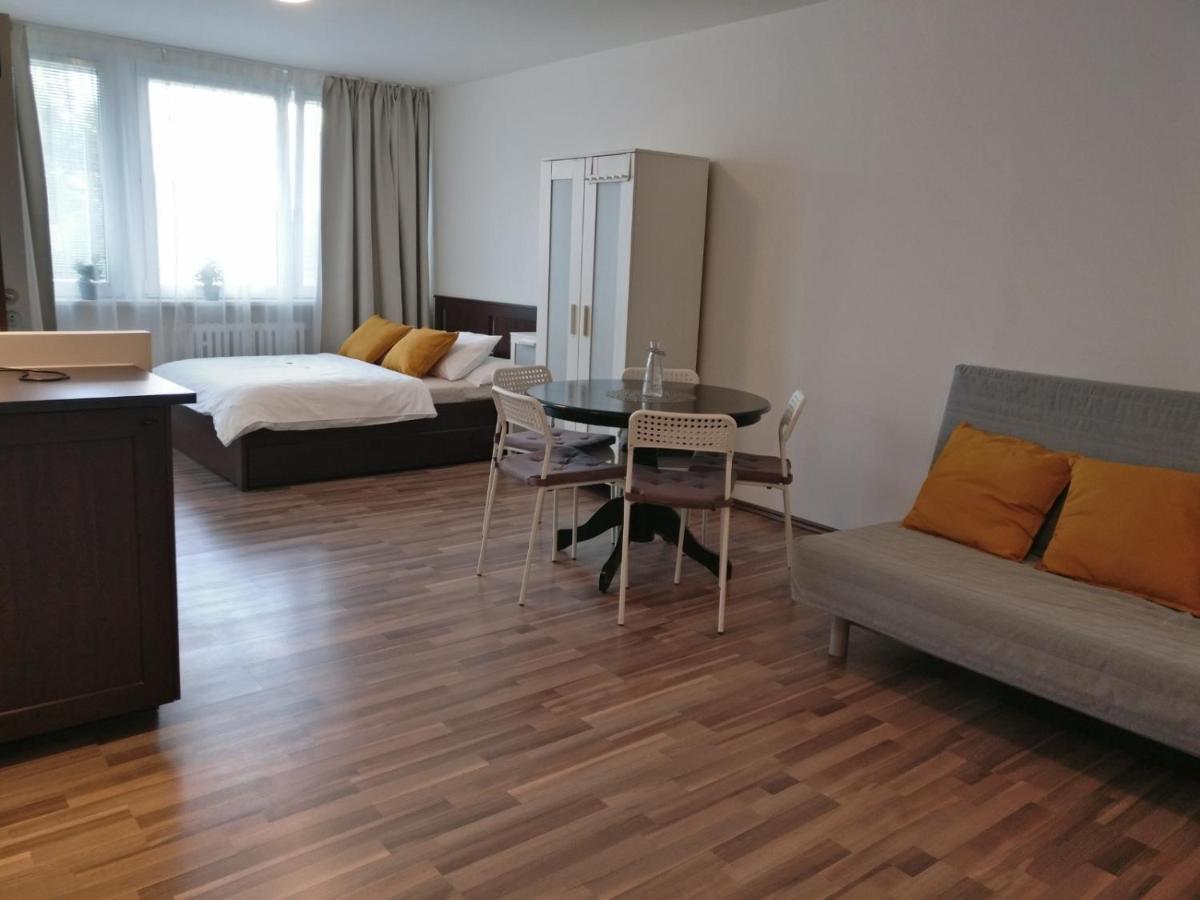 Invalidovna Apartment Πράγα Εξωτερικό φωτογραφία